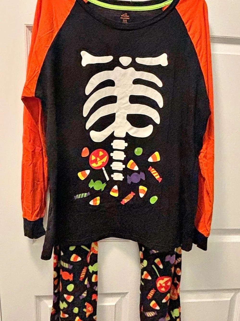 Celebrate! Halloween skeleton pajama set! Women’s XL Halloween Skeleton